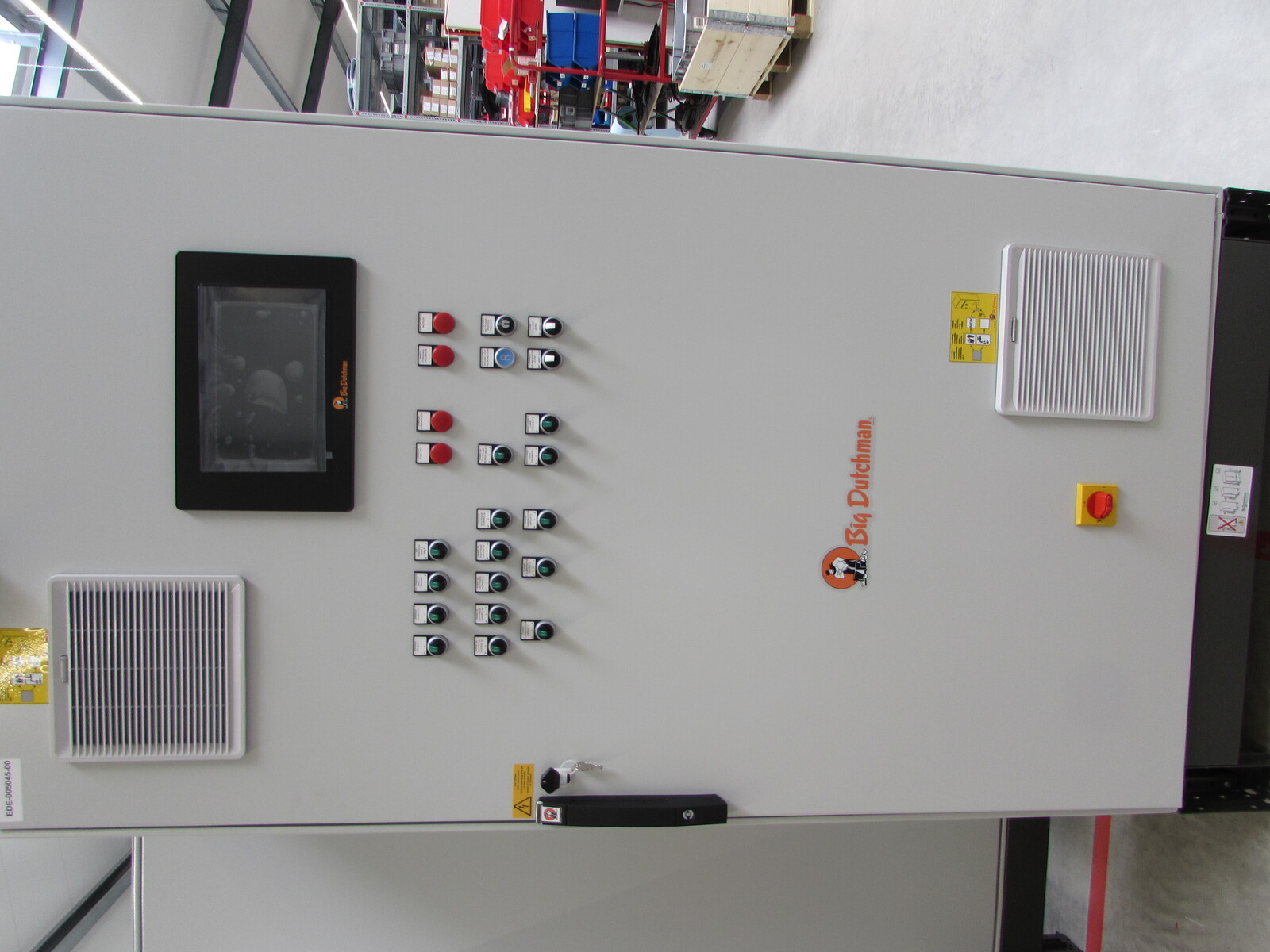 Control cab. BREEDER FEMALE & MALE